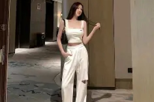 内娱男星‘绅士人设’崩塌剧组揩油被全网封禁！